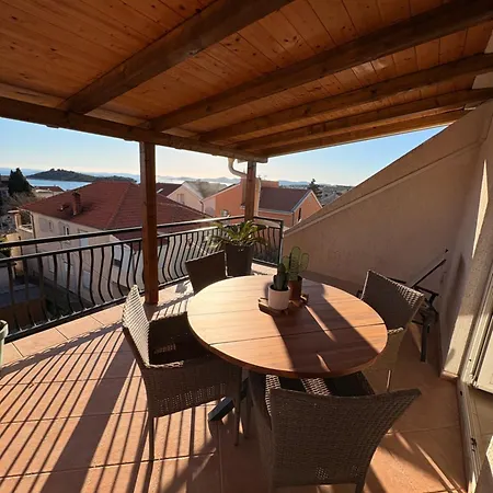 Ino Appartement Pakoštane