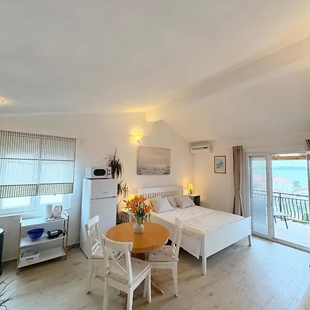 Ino Apartman *