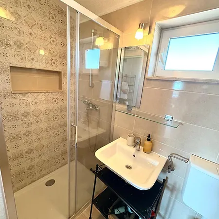 Ino شقة باكوشتاني