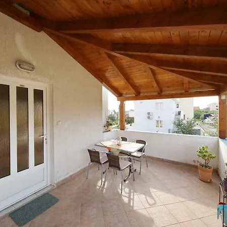 Apartman Ino *