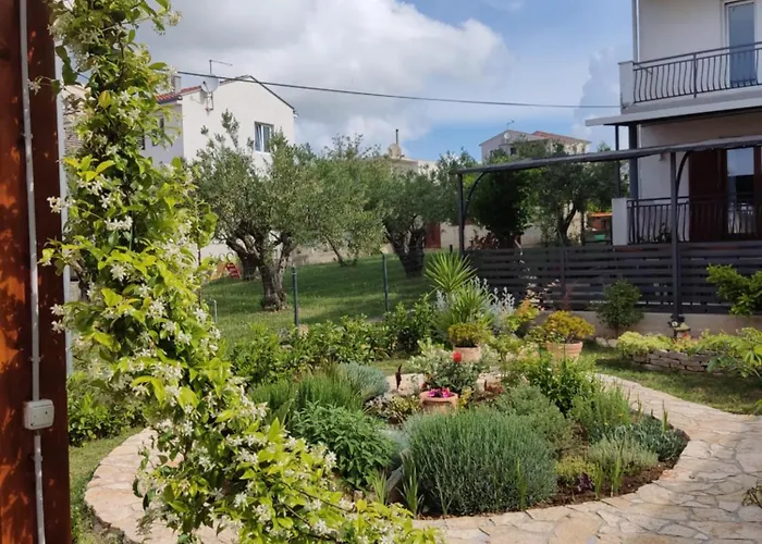 Ino Апартаменты