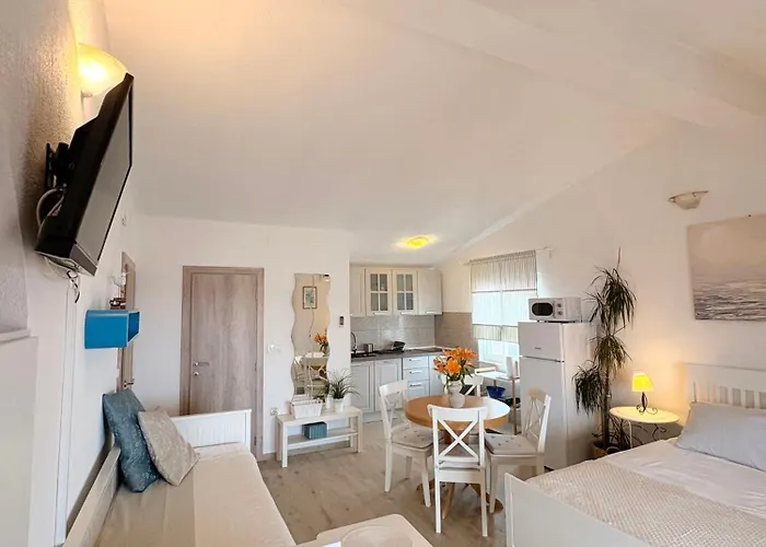 Ino Апартаменты *