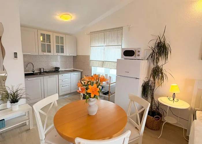 Ino Апартаменты Пакоштане