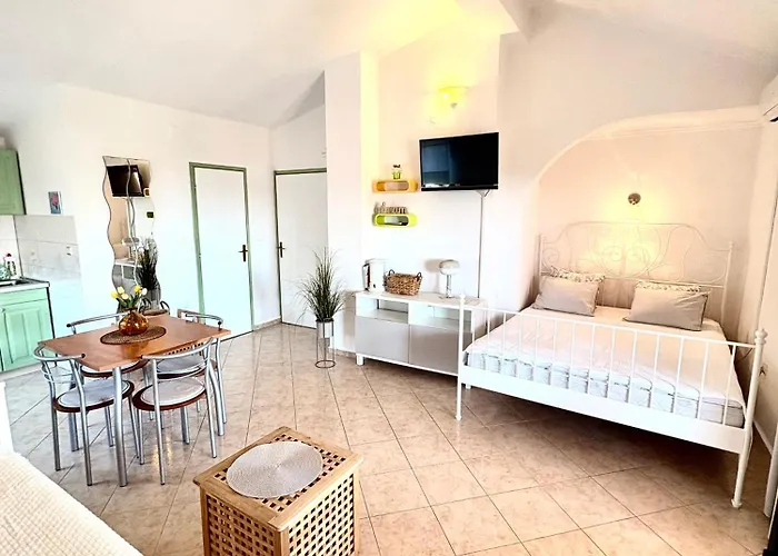 Ino Apartamento Pakoštane