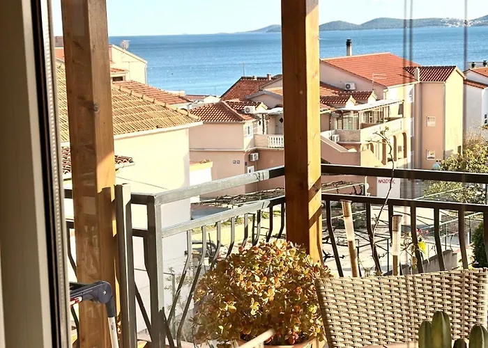 Ino Пакоштане