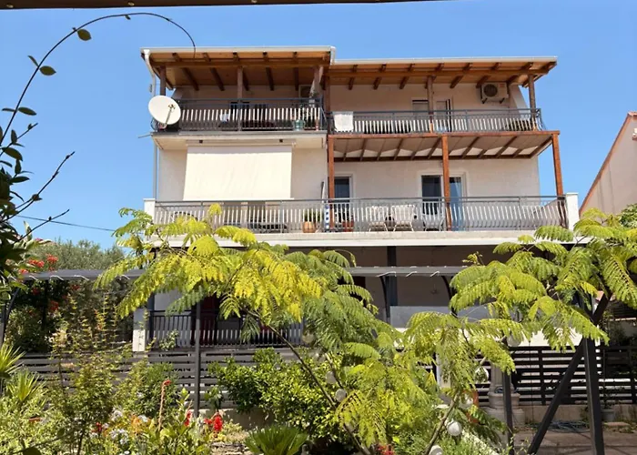 Ino Апартаменты *