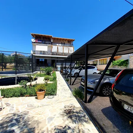 Apartment Ino