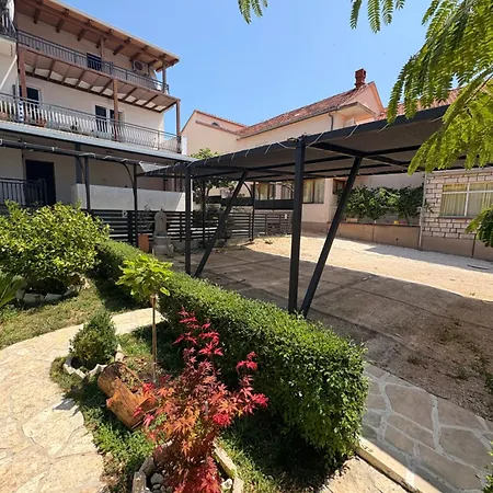 Ino Apartamento Pakoštane